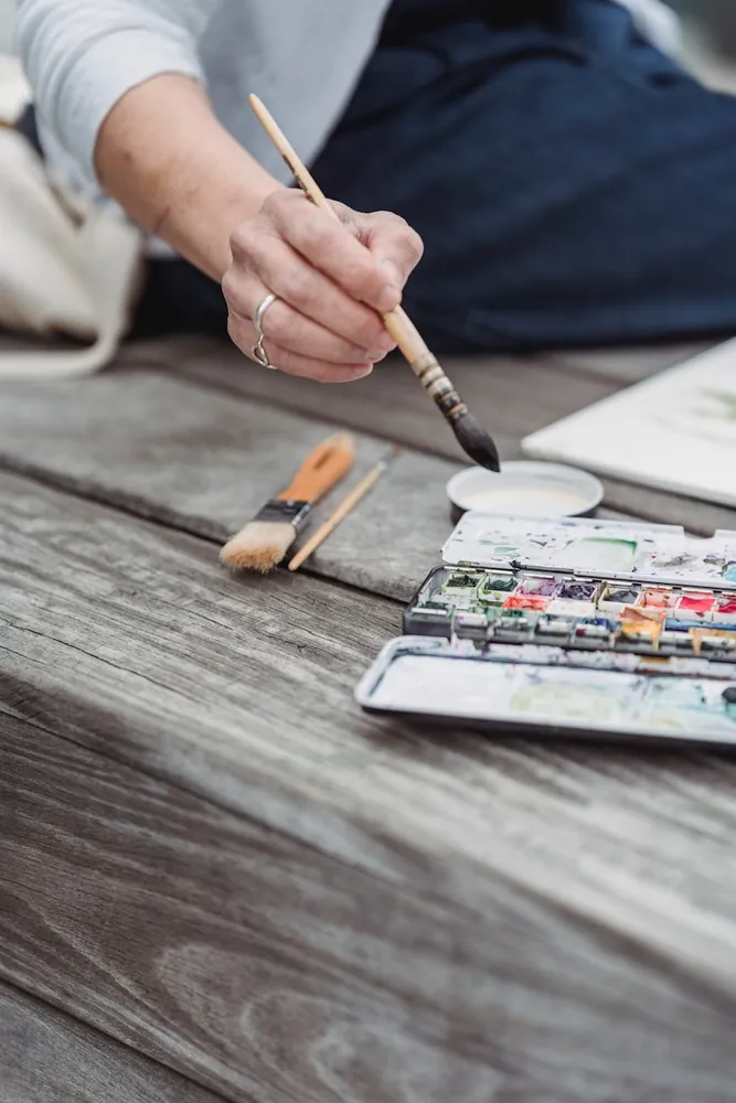 mastering watercolor landscapes with texture: blending and layering techniques