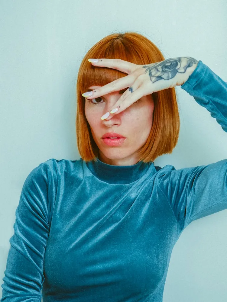 Bringing Back 90s Glam: Makeup Artists Revitalize Classic Styles