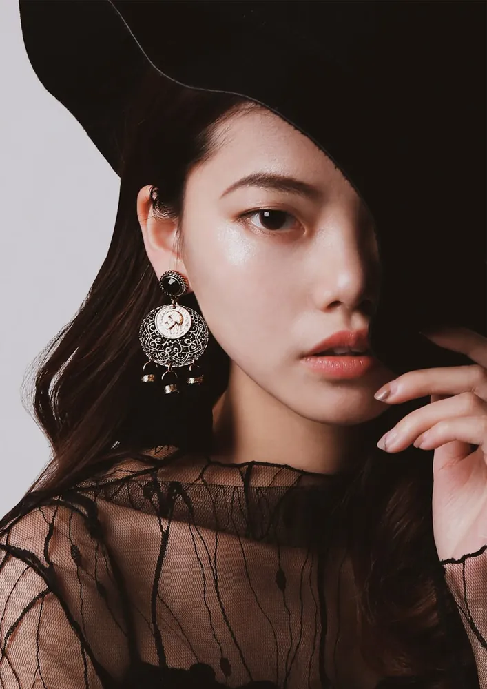 Vintage to Vogue: Artists' Processes in Reviving Classic Jewelry Styles