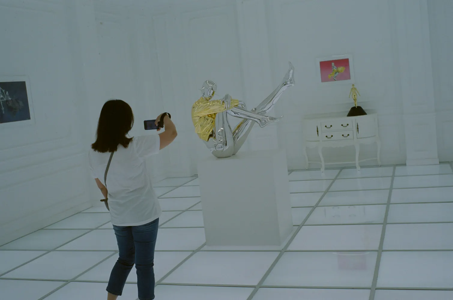 IKEA's Innovative Use of AR for Enhanced Consumer Decision-Making