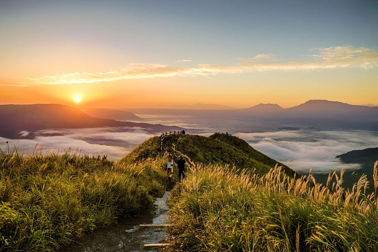 Maximizing Your Adventure: Unique Hiking Paths Across Japan’s Mountains